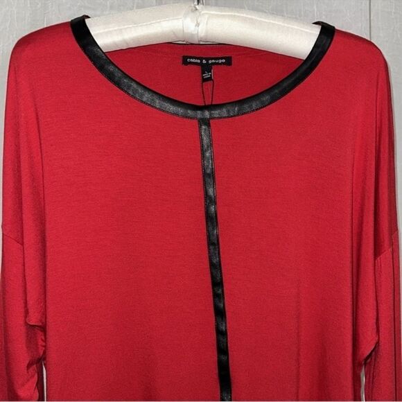 cable & gauge L Red Black Faux Leather Trim Crew Lightweight Quarter Sleeve Top - Picture 3 of 14